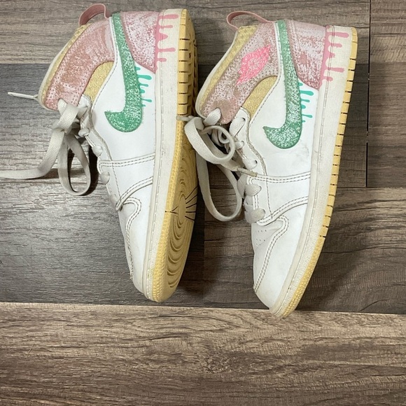 Kids Jordan 1 Mid SE Ice Cream Paint Drip Glow Arctic Punch Sz 13C - Picture 3 of 6